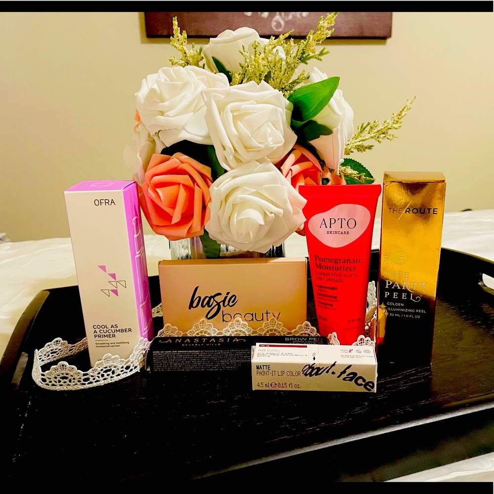 NWT Never Used full size High End Sephora Beauty Goodies!  🌺